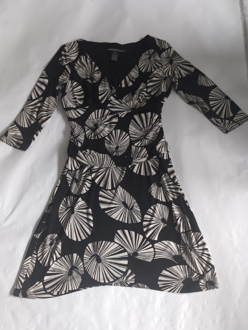 Jones New York Black and White 3/4 Sleeve Faux Wrap Dress - 10